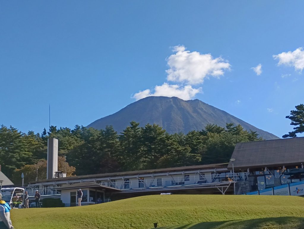 大山ゴルフクラブから見た大山